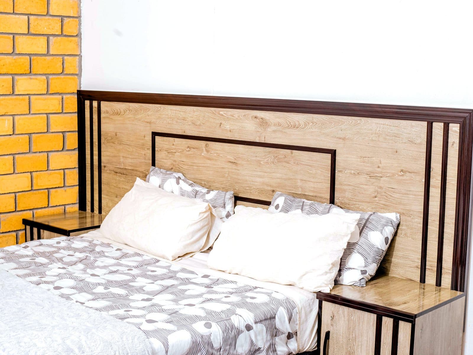 queen bed
