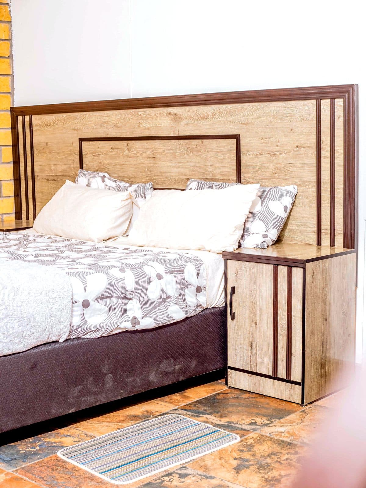 queen bed